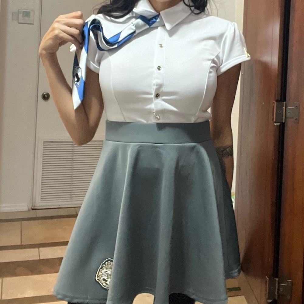 HARRY POTTER RAVEN CLAW STUDENT COSTUME - Picture 3 of 12